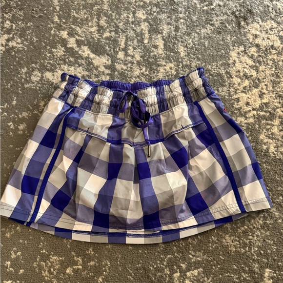 Rare Lululemon Purple Plaid Skirt in Size 6 - Picture 1 of 2